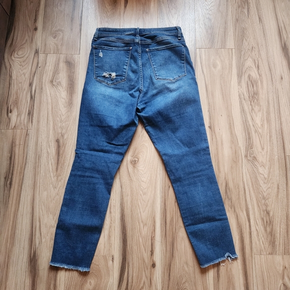 Abercrombie & Fitch High Rise Curve Love Skinny - Picture 2 of 7